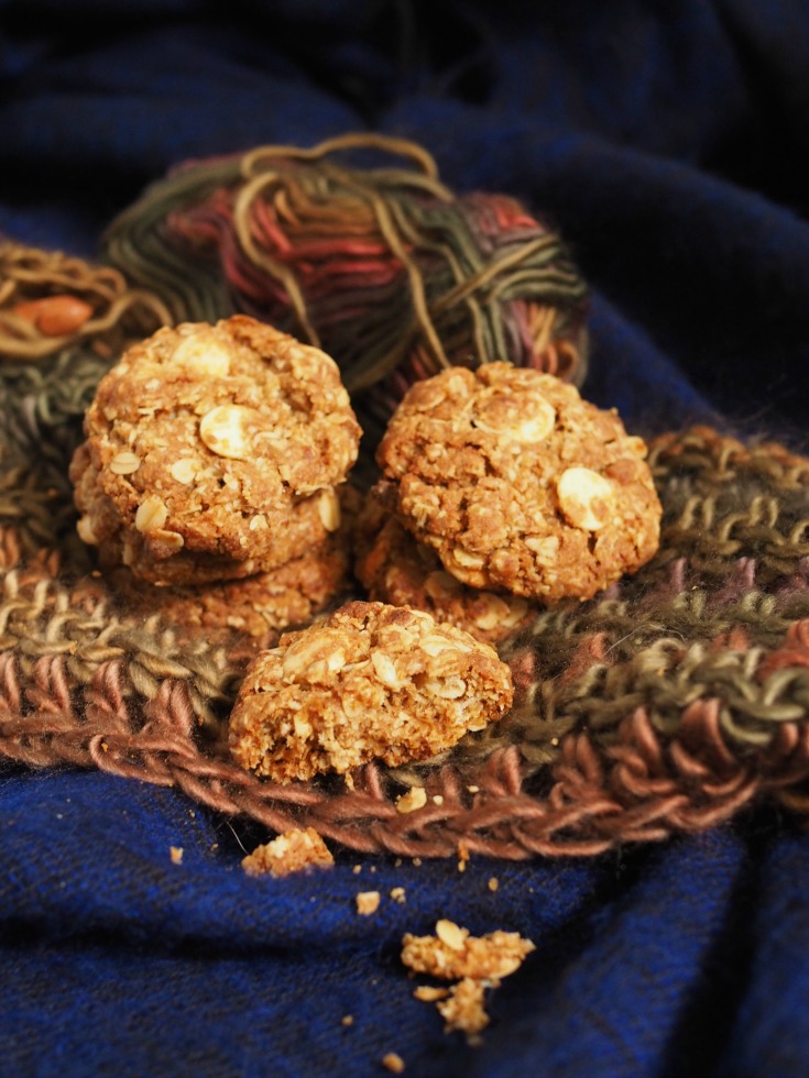 anzac biscuits, oatmeal cookies, brown butter, brown butter oatmeal cookies, white chocolate, recipe, crochet, scarf, crumbs