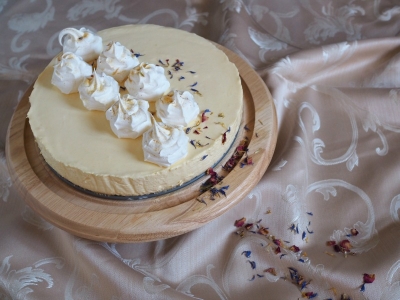 mango cheesecake topped by passionfruit meringues recipe