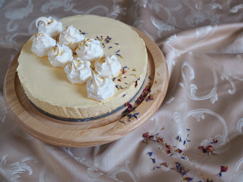 mango cheesecake topped by passionfruit meringues recipe, mango cheesecake, passionfruit meringue